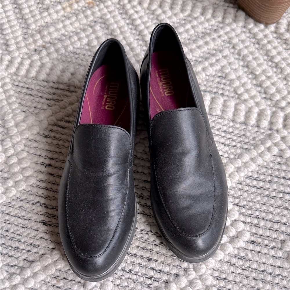 Munro Giselle Black Leather Loafer Women’s Size 9M Low Heel Comfort Shoe